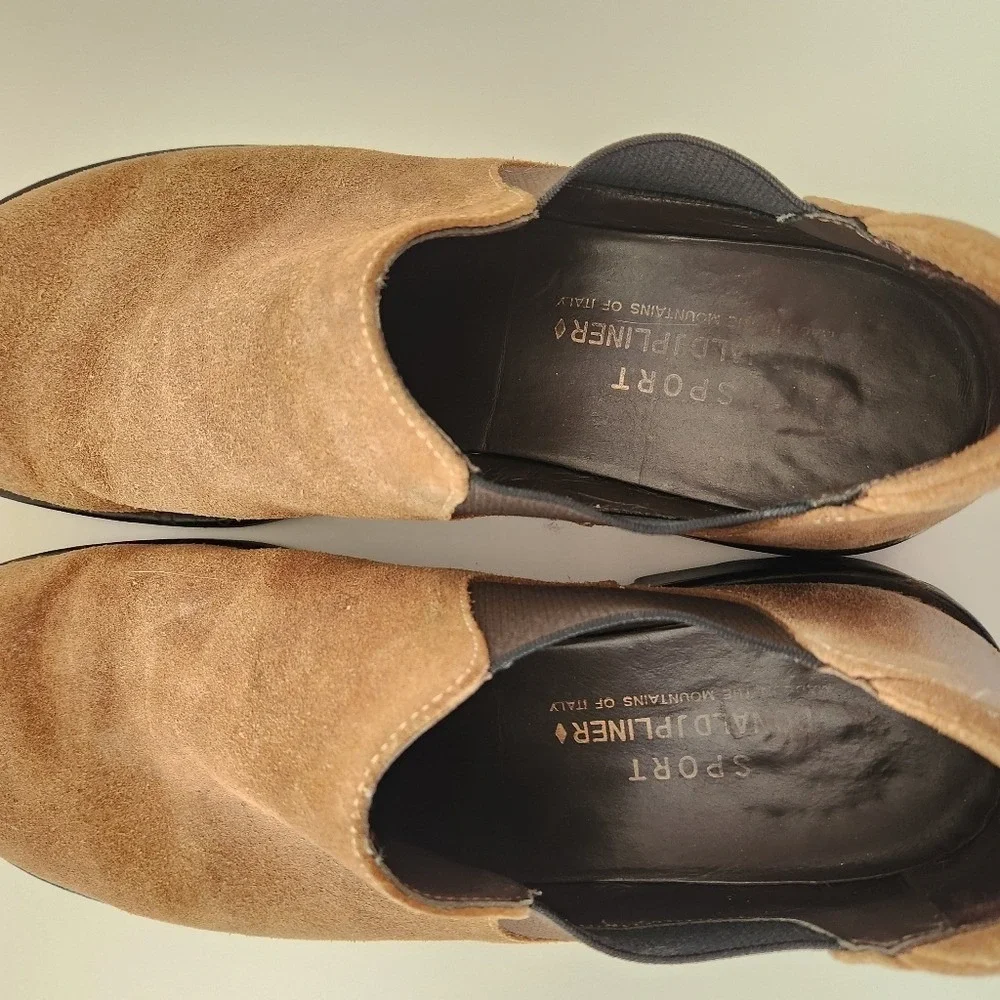 Donald J Pliner size 11 M slip on suede shoe in great used condition